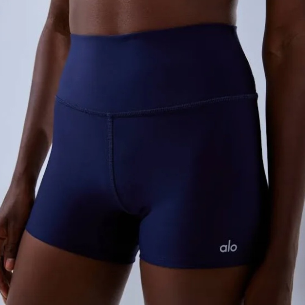 3” Alo Airlift Shorts